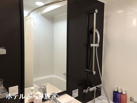 シャワーと鏡